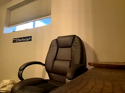 Snapshot of Hungboxer69 chatting on November 1, 2025, 9:50 pm Hungboxer69 online show from November 1, 2025, 9:50 pm