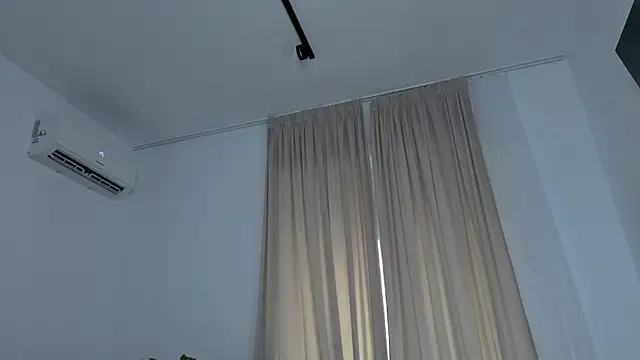 EmaHallee online show from July 16, 2026, 3:12 am