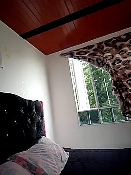 Isa Acosta online show from October 16, 2025, 3:57 pm