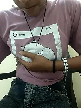 Snapshot of Alia-00 chatting on October 25, 2025, 4:09 am Alia-00 online show from October 25, 2025, 4:09 am