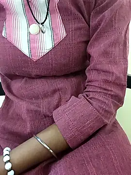 Snapshot of Alia-00 chatting on November 4, 2025, 4:00 am Alia-00 online show from November 4, 2025, 4:00 am