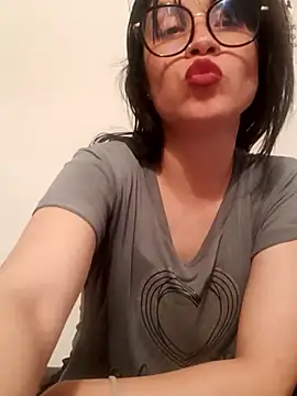 Snapshot of Dana_Rise chatting on December 18, 2025, 3:12 am Dana Rise online show from December 18, 2025, 3:12 am