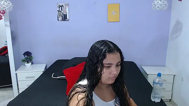 penelope gucci1 online show from November 13, 2025, 12:15 pm