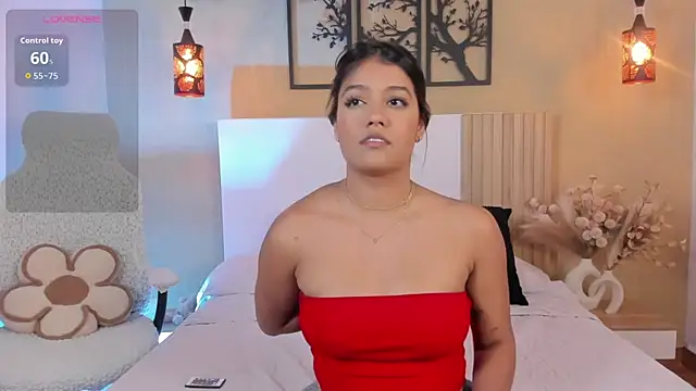 Camila Bustamante online show from November 20, 2025, 3:23 pm