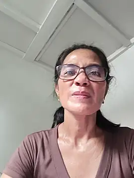 Snapshot of ImYourWoman_55 chatting on June 24, 2026, 6:34 am ImYourWoman 55 online show from June 24, 2026, 6:34 am