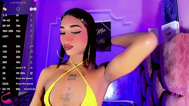 LADY-HOT-SEXY- online show from June 27, 2026, 10:04 pm