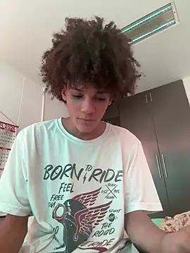 Snapshot of Max_Rain chatting on April 3, 2026, 6:28 pm Max Rain online show from April 3, 2026, 6:28 pm