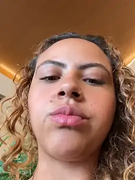 Chloe Leaozinho online show from March 4, 2026, 4:57 pm