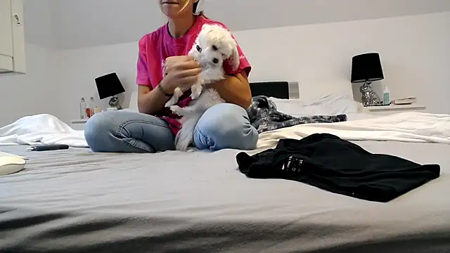 ArabianMalikah online show from October 20, 2025, 5:52 am