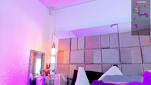 antoneella jones online show from January 12, 2026, 7:41 pm