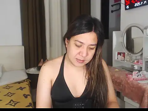 stellahugeX online show from April 13, 2026, 8:14 pm