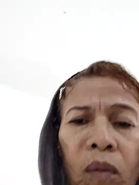 Snapshot of Merybeks chatting on October 3, 2025, 10:45 am Merybeks online show from October 3, 2025, 10:45 am