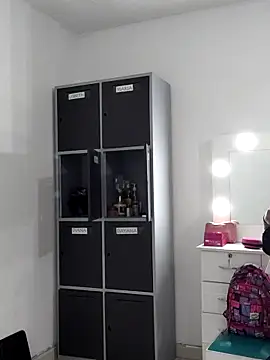 Snapshot of Merybeks chatting on October 24, 2025, 10:33 am Merybeks online show from October 24, 2025, 10:33 am