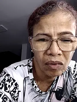 Snapshot of Merybeks chatting on May 15, 2026, 10:11 am Merybeks online show from May 15, 2026, 10:11 am