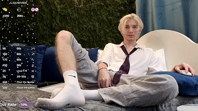 fiachand online show from November 23, 2025, 8:19 pm