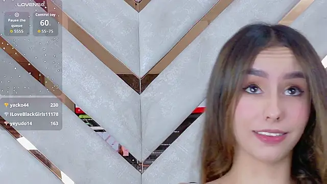 Snapshot of Sarah-Grace chatting on June 15, 2026, 3:53 am Sarah-Grace online show from June 15, 2026, 3:53 am