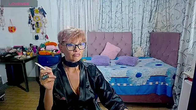 Snapshot of isabella-lips007 chatting on May 20, 2026, 2:18 am isabella-lips007 online show from May 20, 2026, 2:18 am