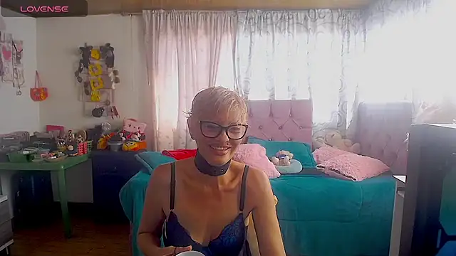 Snapshot of isabella-lips007 chatting on July 24, 2026, 1:53 pm isabella-lips007 online show from July 24, 2026, 1:53 pm