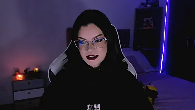 OphelianaRose33 online show from September 25, 2025, 10:35 pm