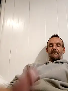 Hungwell1515 online show from November 12, 2025, 1:55 pm