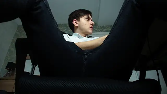 FelixStarkk online show from September 28, 2025, 4:40 am