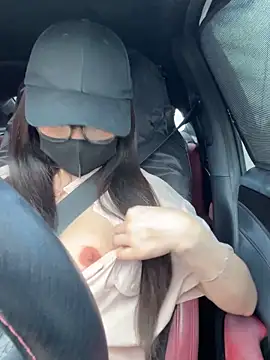 Snapshot of Linh_2004 chatting on September 18, 2025, 4:58 am Linh 2004 online show from September 18, 2025, 4:58 am