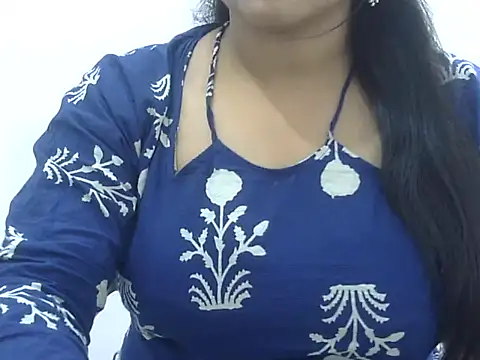 LIYO  online show from June 3, 2026, 5:54 am