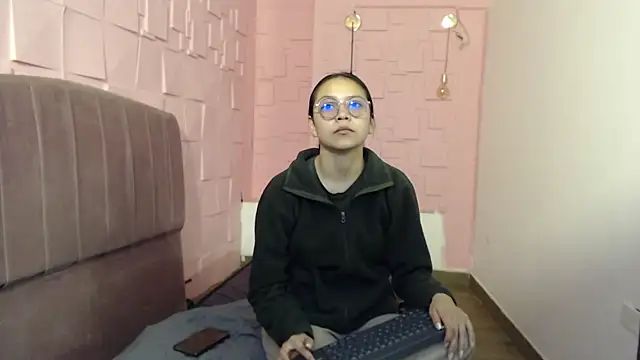 katalina07 1 online show from December 5, 2025, 2:36 pm