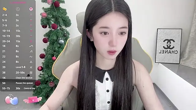 Snapshot of OiOi-666 chatting on June 7, 2026, 1:32 am OiOi-666 online show from June 7, 2026, 1:32 am