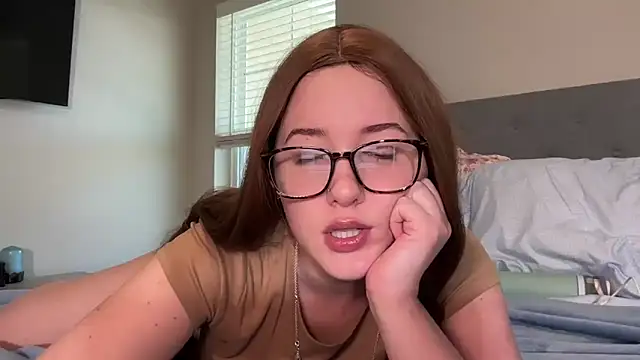 anamira1 online show from March 27, 2026, 4:51 pm