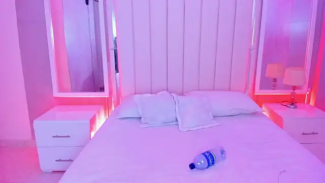 luna hot ass online show from March 20, 2026, 11:20 pm