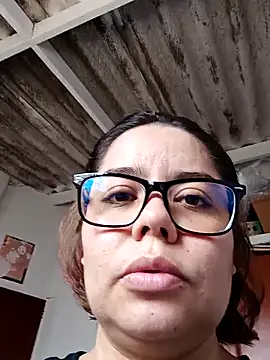 Snapshot of saenz_eymi chatting on February 9, 2026, 3:38 pm saenz eymi online show from February 9, 2026, 3:38 pm