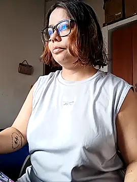 Snapshot of saenz_eymi chatting on February 12, 2026, 6:36 pm saenz eymi online show from February 12, 2026, 6:36 pm