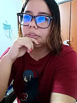 Snapshot of saenz_eymi chatting on March 8, 2026, 4:05 am saenz eymi online show from March 8, 2026, 4:05 am