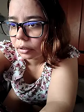 Snapshot of saenz_eymi chatting on March 12, 2026, 4:35 pm saenz eymi online show from March 12, 2026, 4:35 pm