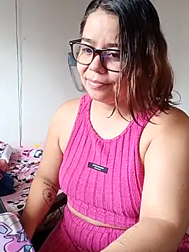 Snapshot of saenz_eymi chatting on March 16, 2026, 4:00 pm saenz eymi online show from March 16, 2026, 4:00 pm