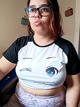 Snapshot of saenz_eymi chatting on April 2, 2026, 4:26 pm saenz eymi online show from April 2, 2026, 4:26 pm