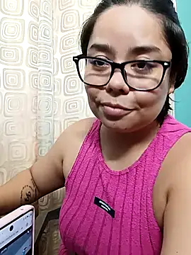 Snapshot of saenz_eymi chatting on May 1, 2026, 6:23 pm saenz eymi online show from May 1, 2026, 6:23 pm