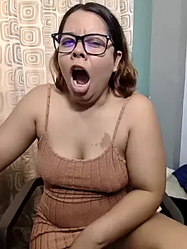 Snapshot of saenz_eymi chatting on May 2, 2026, 6:13 pm saenz eymi online show from May 2, 2026, 6:13 pm