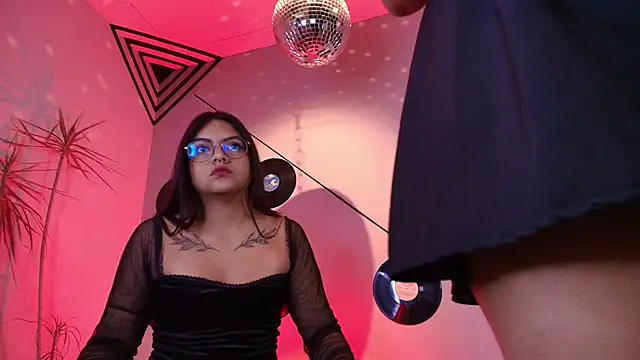 Lilith and Khloe online show from September 13, 2025, 11:21 am