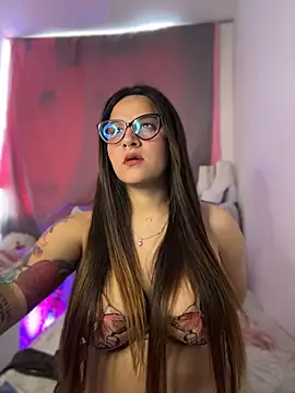 Snapshot of Linda_Bellucci chatting on June 27, 2026, 8:47 pm Linda Bellucci online show from June 27, 2026, 8:47 pm