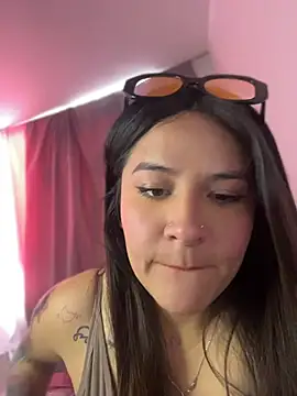 Snapshot of Linda_Bellucci chatting on July 21, 2026, 3:36 pm Linda Bellucci online show from July 21, 2026, 3:36 pm