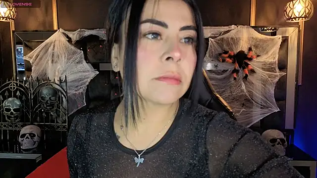 Aniajoness  online show from October 17, 2025, 4:04 am