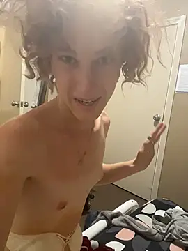 summervera online show from November 17, 2025, 3:18 pm