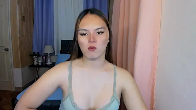 Snapshot of ameliamaureen chatting on May 1, 2026, 5:45 am ameliamaureen online show from May 1, 2026, 5:45 am