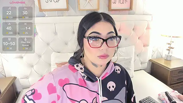 MeganStar   online show from September 9, 2025, 11:32 am