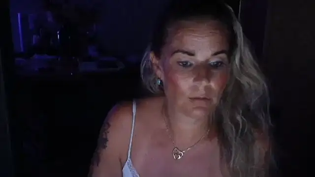 Snapshot of Mrs-Aurora chatting on July 16, 2026, 12:38 am Mrs-Aurora online show from July 16, 2026, 12:38 am