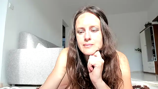 Snapshot of Cimbelka chatting on May 19, 2026, 5:47 am Cimbelka online show from May 19, 2026, 5:47 am