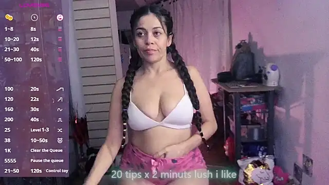 xinamora online show from October 26, 2025, 3:23 am