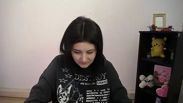 Katrin kiss  online show from February 19, 2026, 1:18 pm